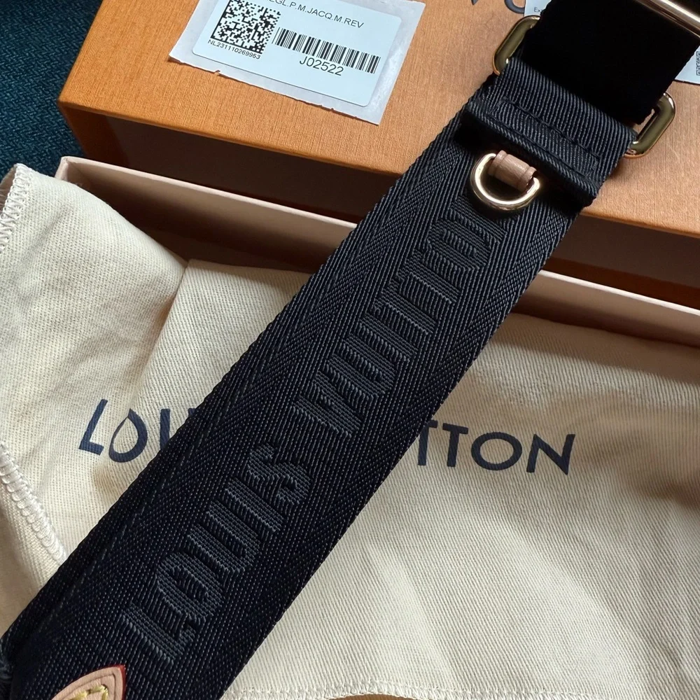Louis Vuitton Bandouliere Strap w/round coin purse in Monogram Reverse canvas. - Picture 5 of 7